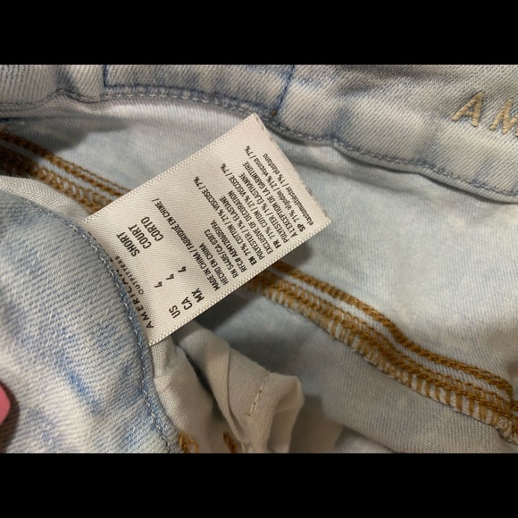 American Eagle Distressed Curvy Skinny Jegging - Picture 7 of 7